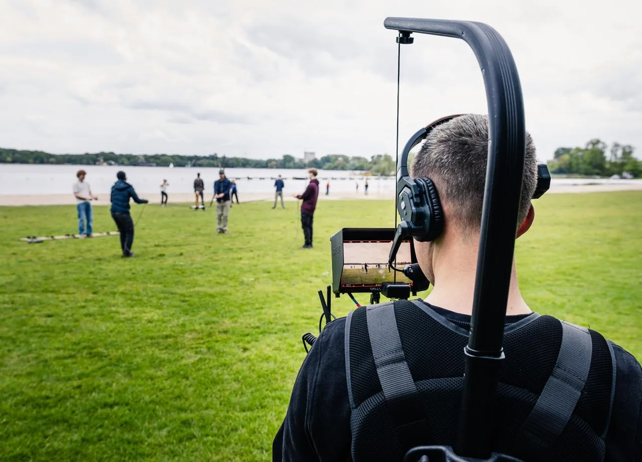Kevin als DOP op de set van Fun Forest